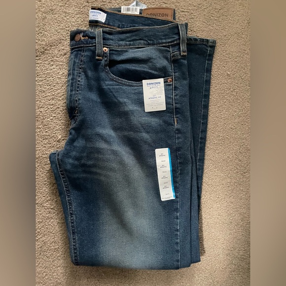 NWT Men’s Denizen from Levi's Athletic  Blue Jeans - Picture 1 of 4